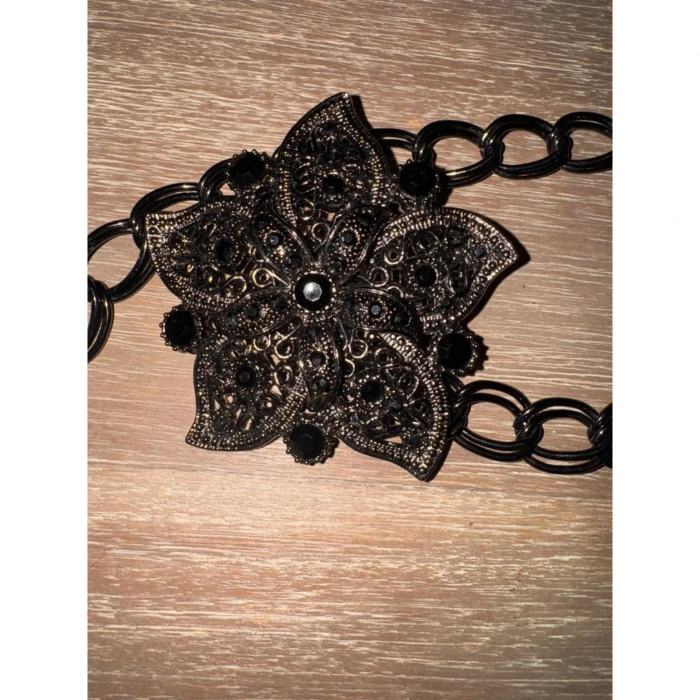 Black‎ Chain Belt with Flower Embellishment Fashion Waist Jewelry Accessory